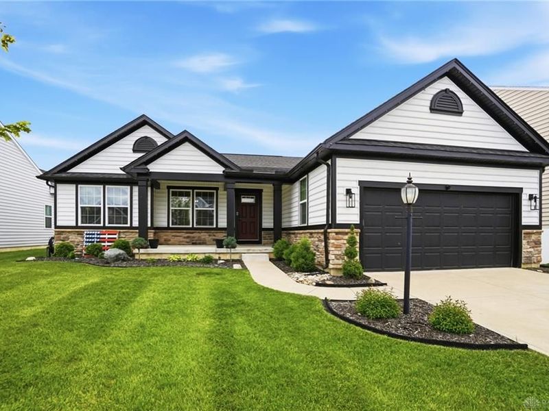 1200 Scarlet Oak Drive, Tipp City, OH 45371 Photo 4