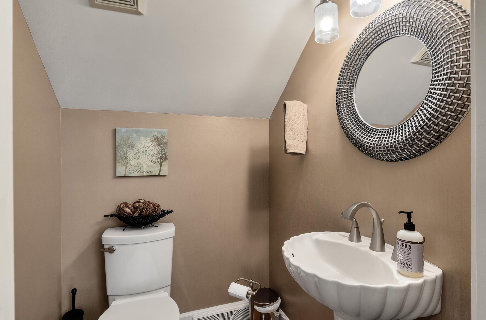 975 Mayfield Street Photo 35