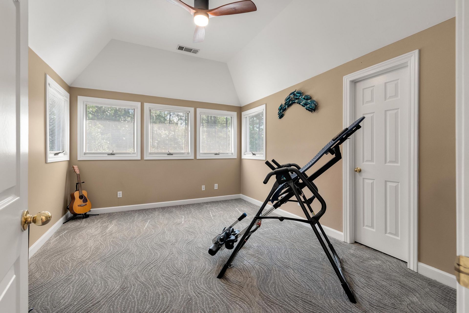 975 Mayfield Street Photo 38