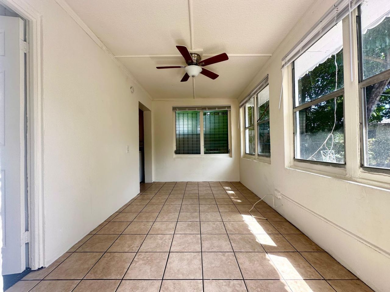 633 40th Street, West Palm Beach, FL 33407 Photo