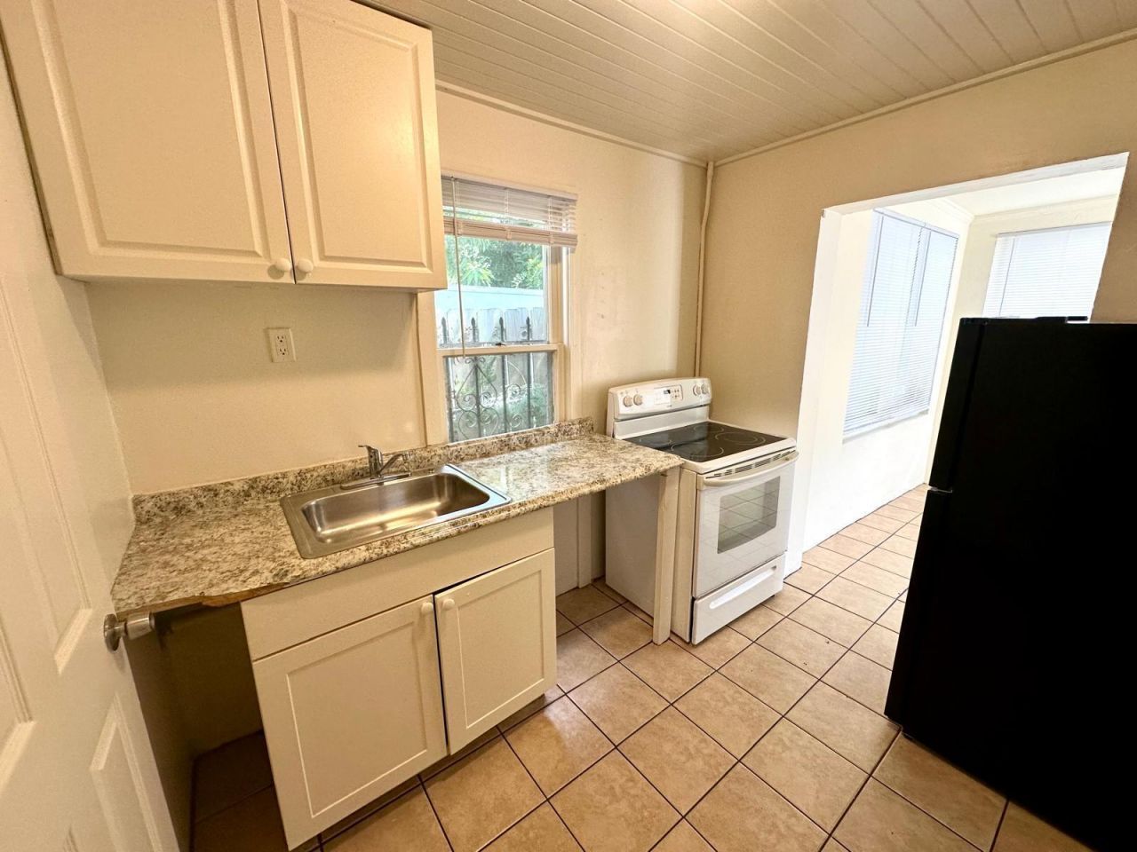 633 40th Street, West Palm Beach, FL 33407 Photo