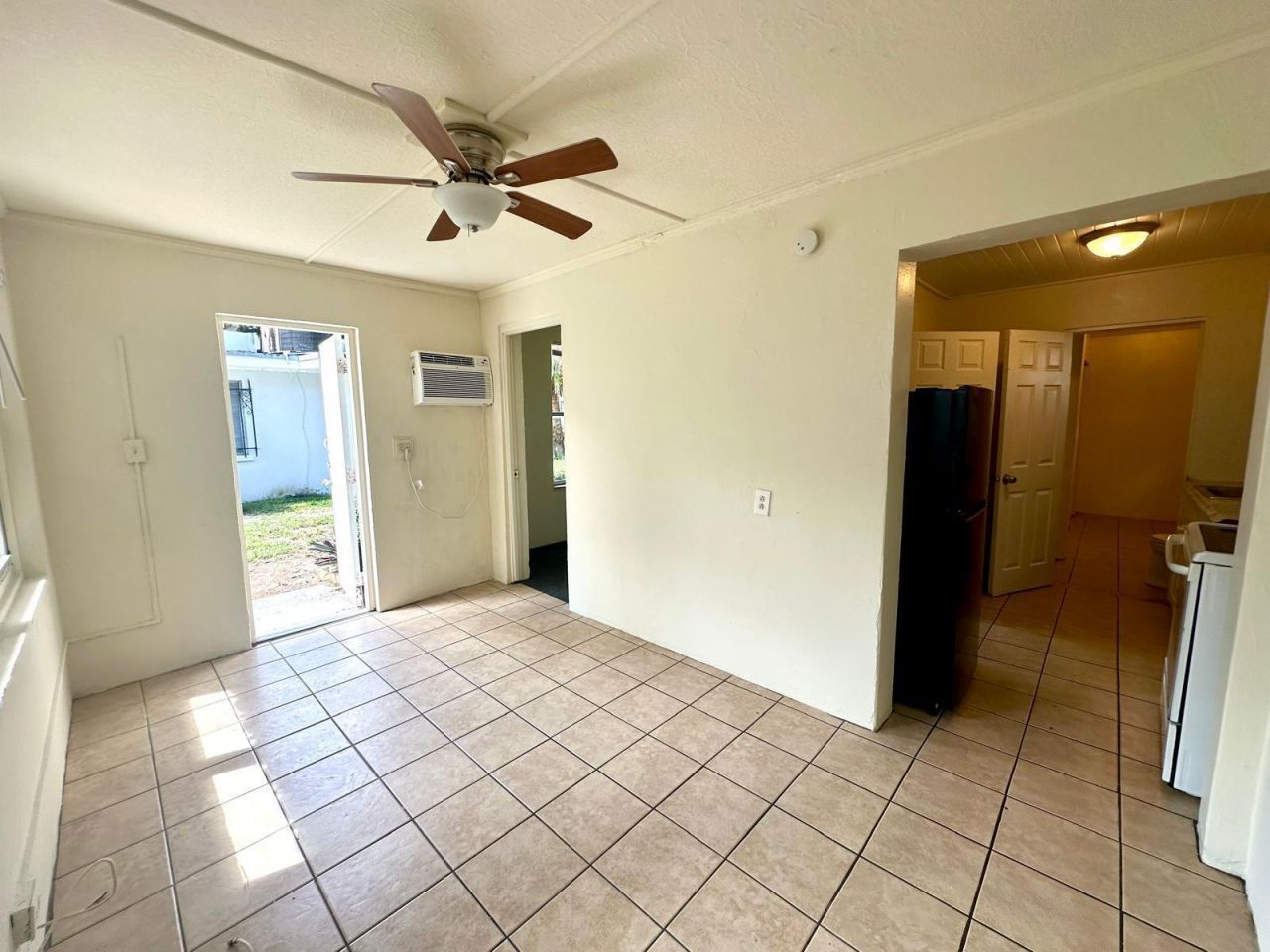633 40th Street, West Palm Beach, FL 33407 Photo