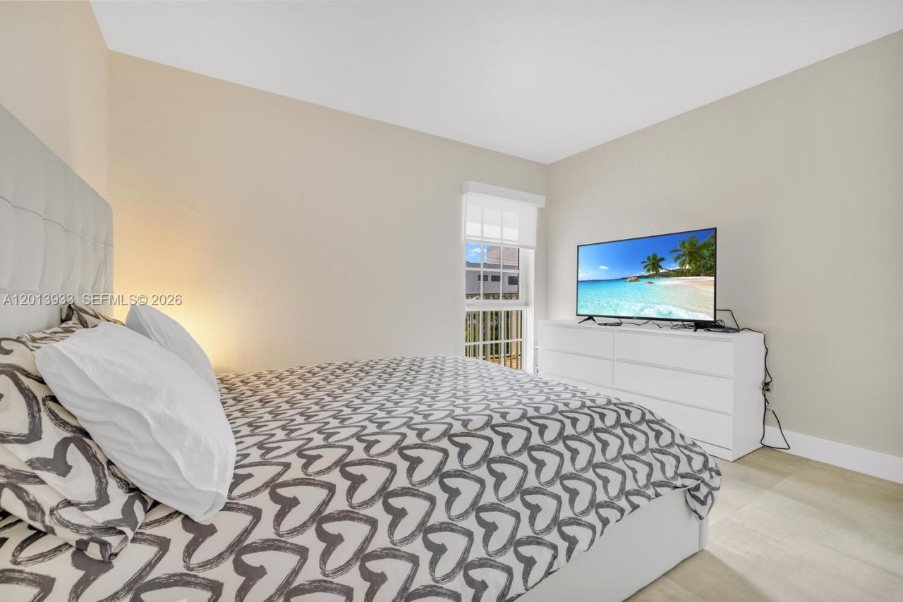 290 Sunrise Dr , Unit 312, Key Biscayne, FL 33149 Photo