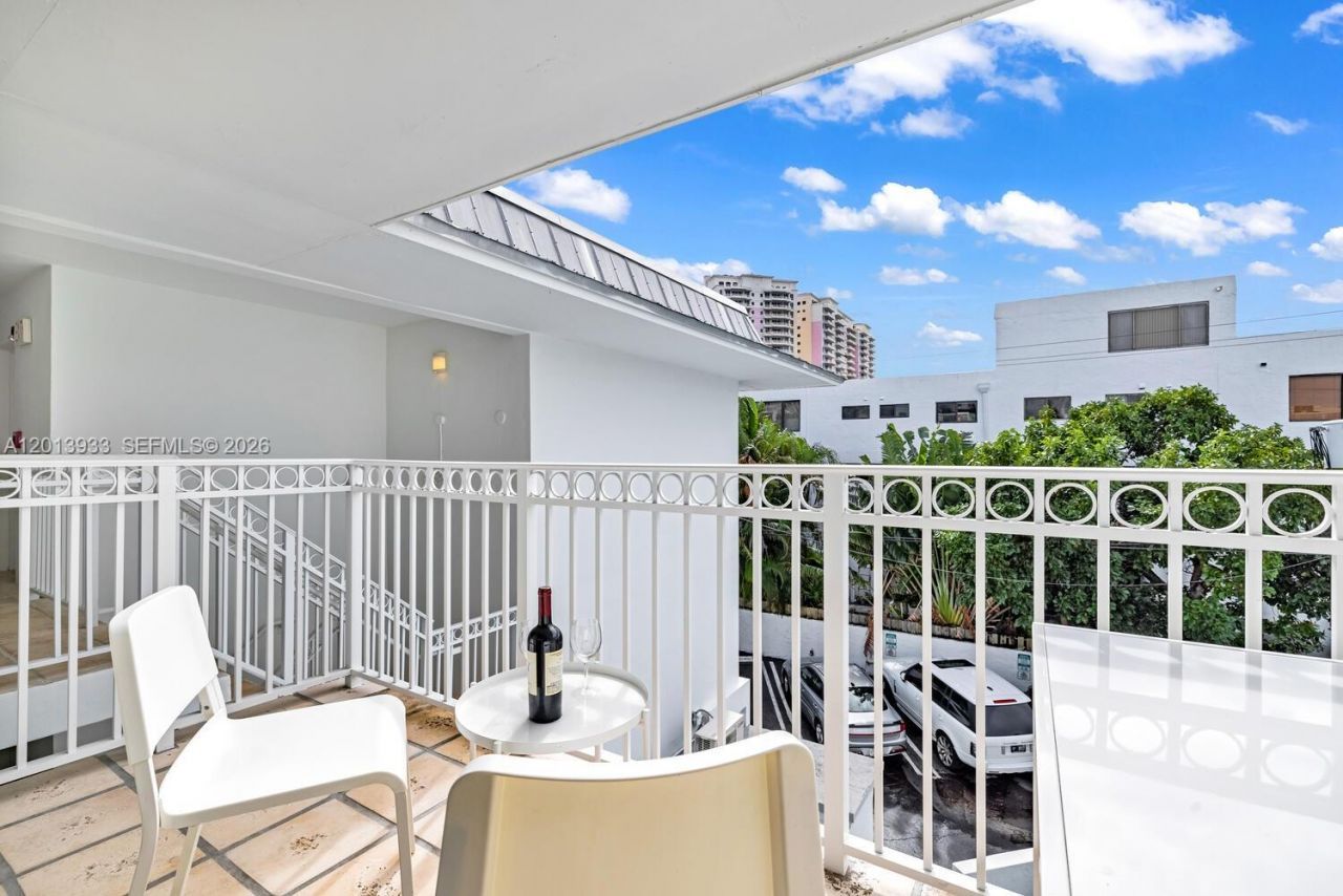 290 Sunrise Dr , Unit 312, Key Biscayne, FL 33149 Photo