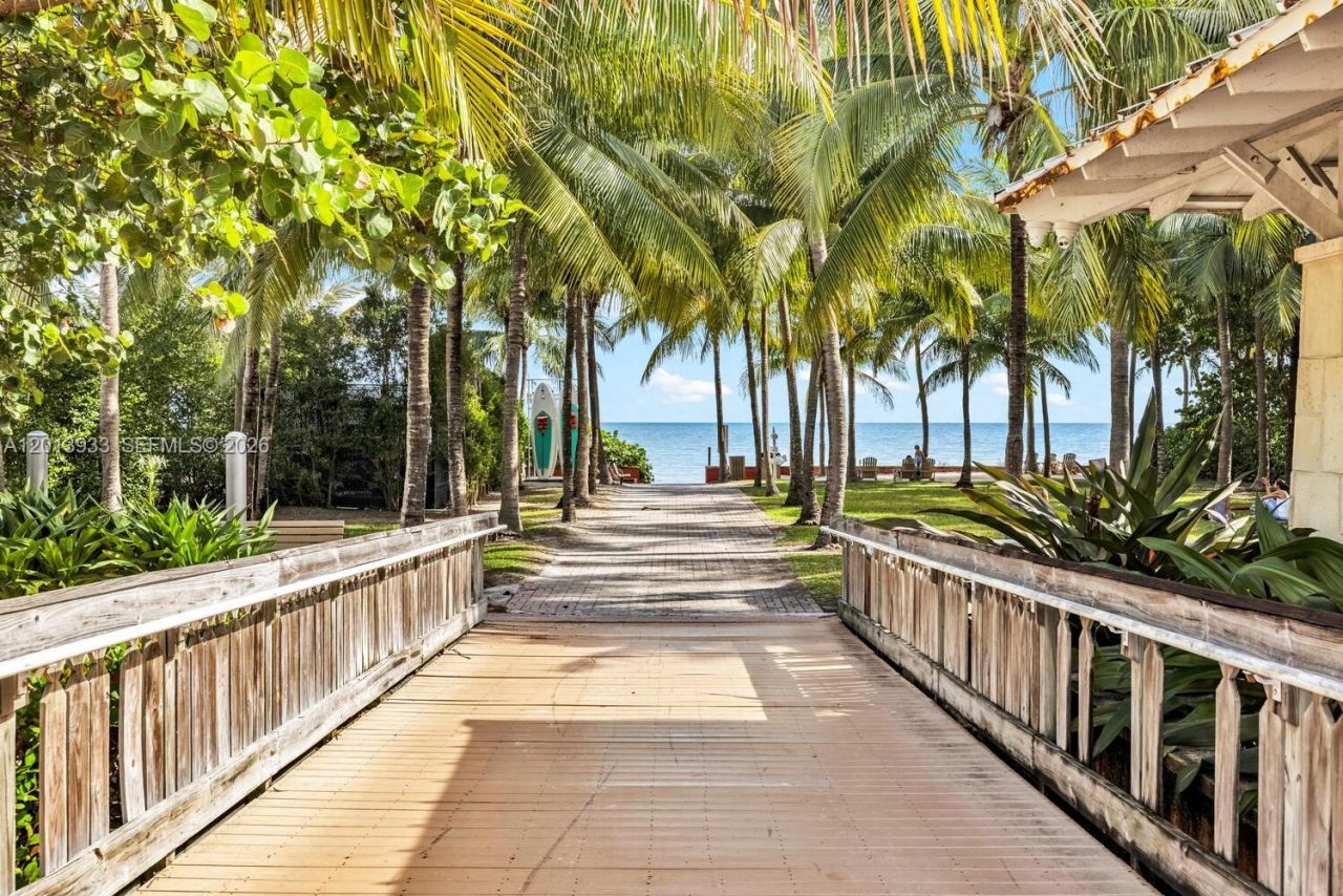290 Sunrise Dr , Unit 312, Key Biscayne, FL 33149 Photo