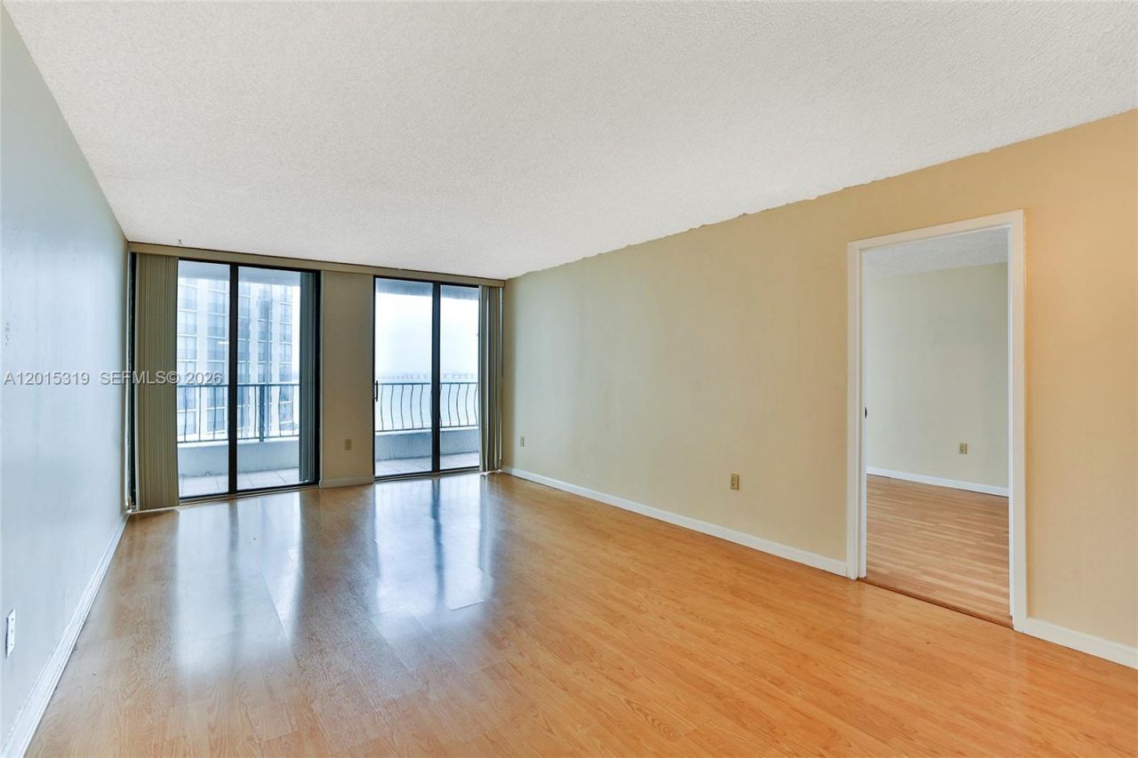 555 NE 15th St, Unit 10D, Miami, FL 33132 Photo