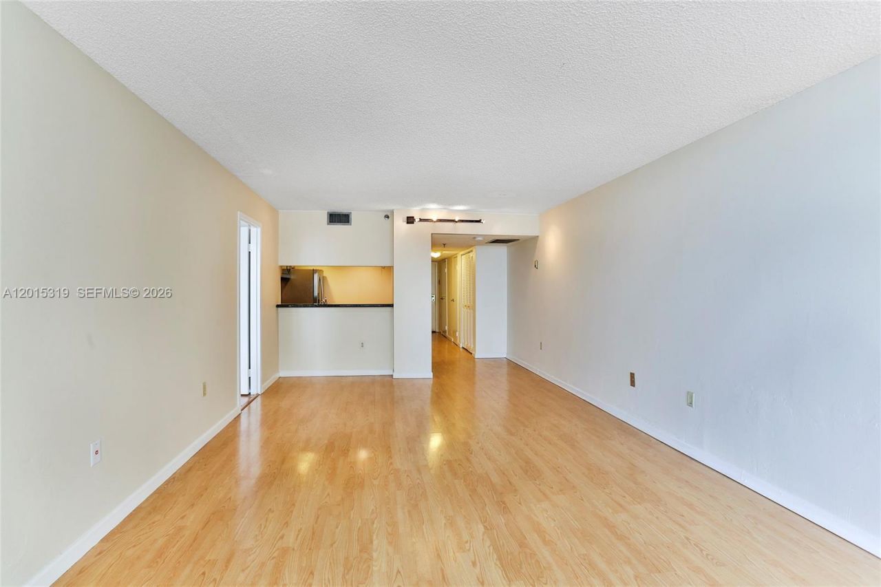 555 NE 15th St, Unit 10D, Miami, FL 33132 Photo
