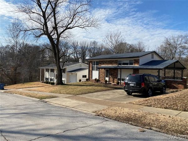 5167 Ville Maria Lane, Hazelwood, MO 63042