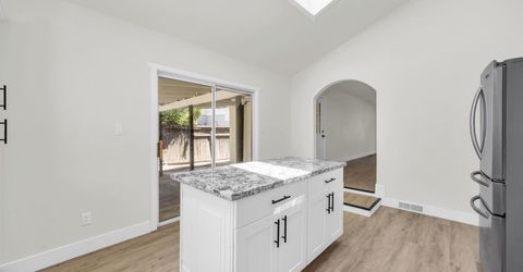 136 York Way, Sparks, NV 89431 Photo