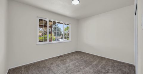 136 York Way, Sparks, NV 89431 Photo