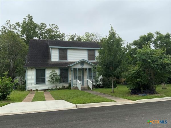 103 E Warren Avenue , Victoria, TX 77901