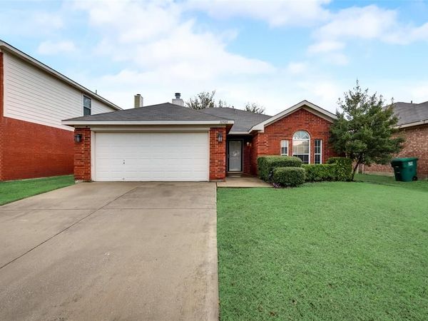10505 Braewood Drive, Fort Worth, TX 76131