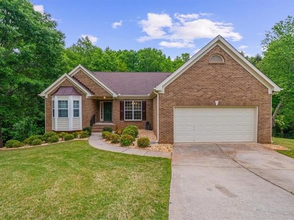 8780 Amberfield Drive , Gainesville, GA 30506