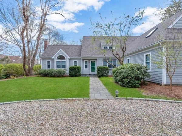 35 Punkhorn Point Rd, Mashpee, MA 02649