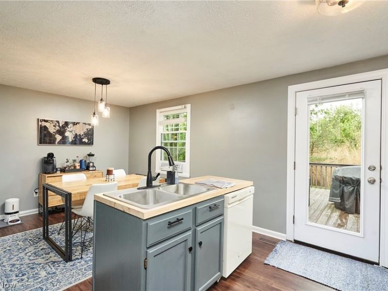 344 Silver Meadows Boulevard, Kent, OH 44240 Photo 7