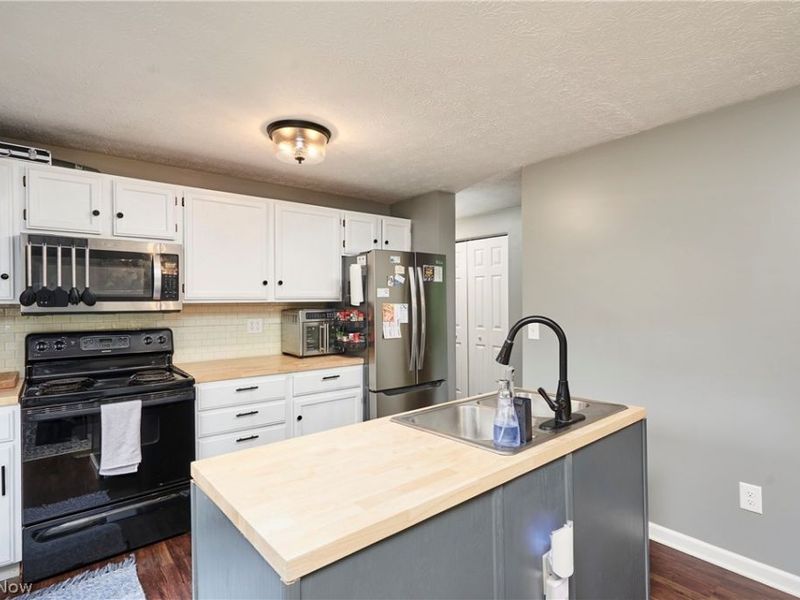 344 Silver Meadows Boulevard, Kent, OH 44240 Photo 8