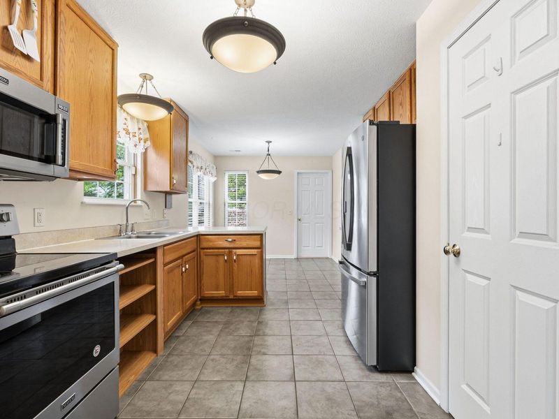 5183 Baker Ridge Drive, Columbus, OH 43228 Photo 13