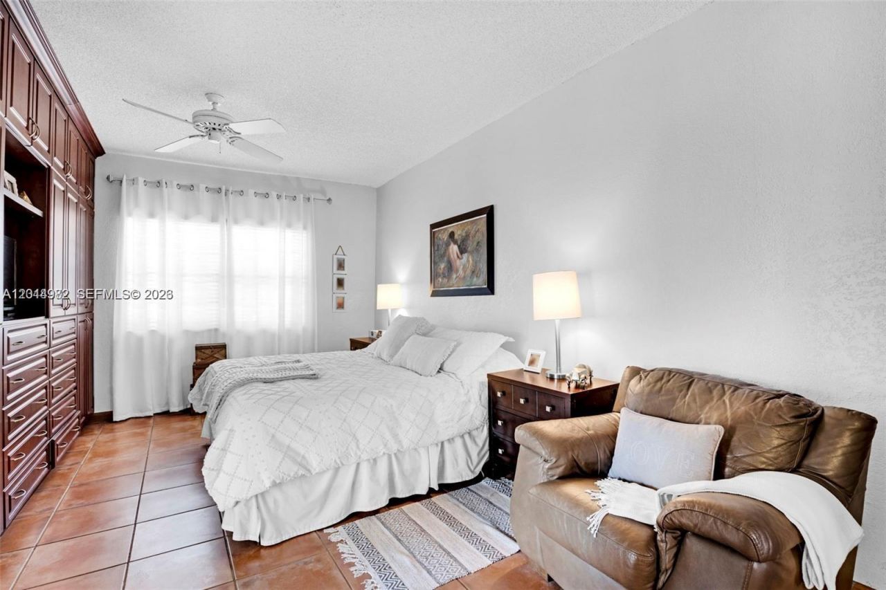 8211 NW 191st Ln, Unit 35L, Hialeah, FL 33015 Photo