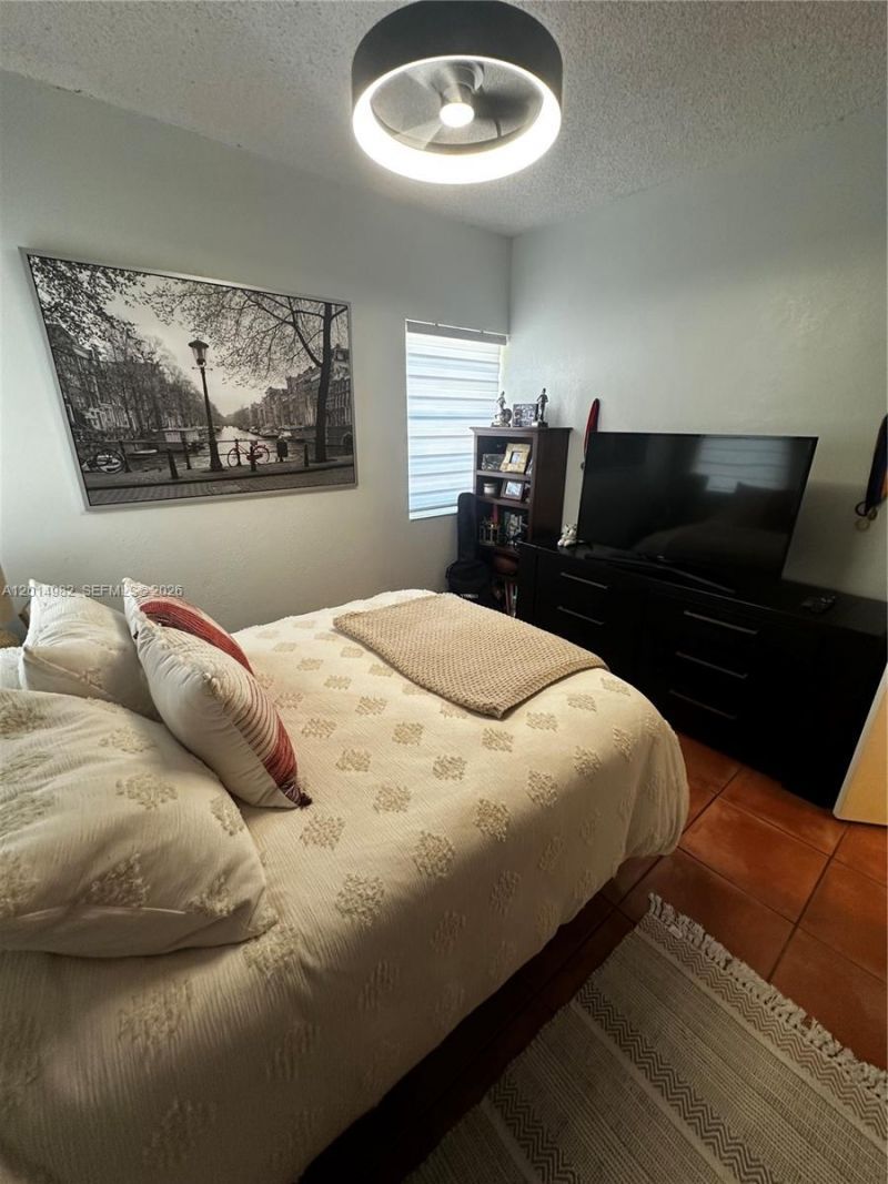 8211 NW 191st Ln, Unit 35L, Hialeah, FL 33015 Photo