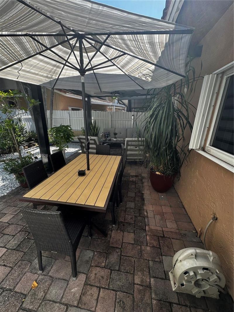 8211 NW 191st Ln, Unit 35L, Hialeah, FL 33015 Photo