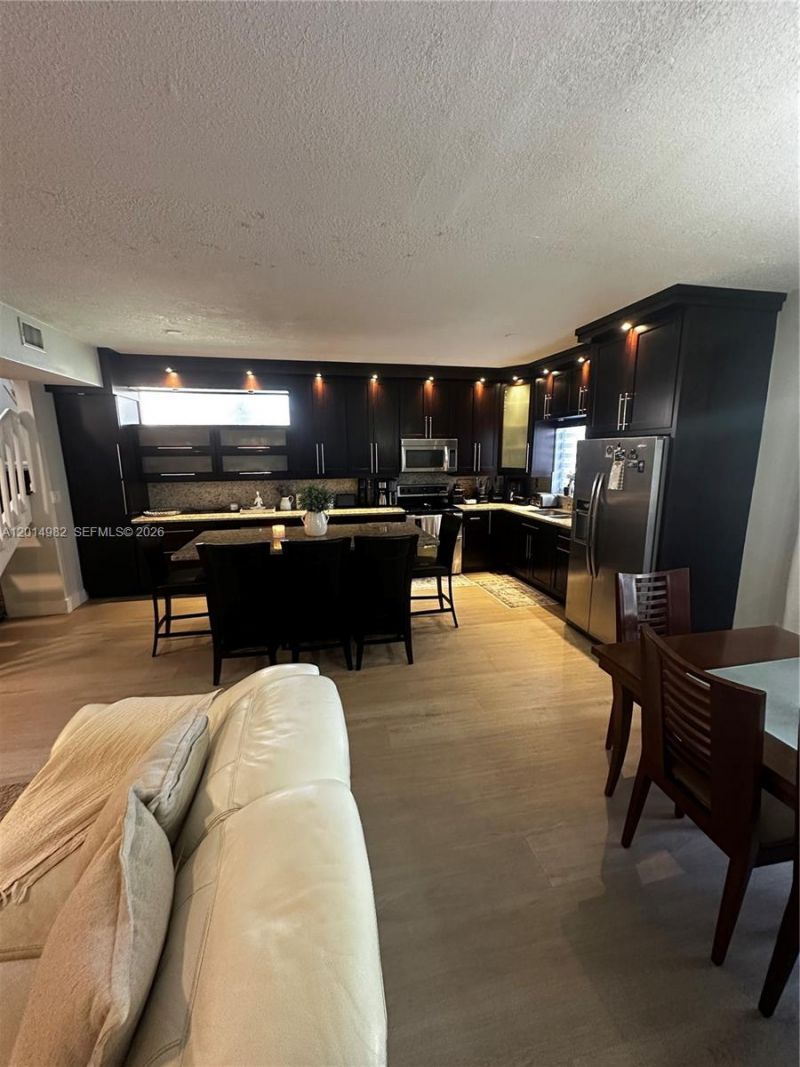 8211 NW 191st Ln, Unit 35L, Hialeah, FL 33015 Photo