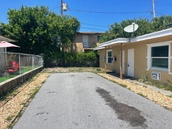 725 21st Street, Unit 2, West Palm Beach, FL 33407