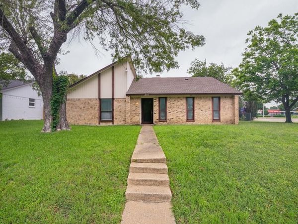 2111 Meredith Lane, Richardson, TX 75081