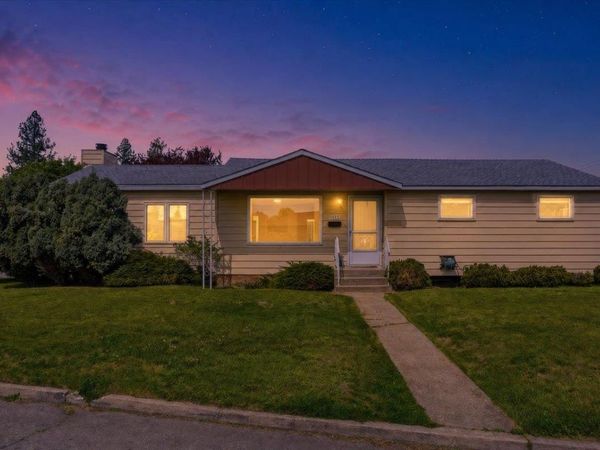 1114 W Rosewood Pl, Spokane, WA 99208