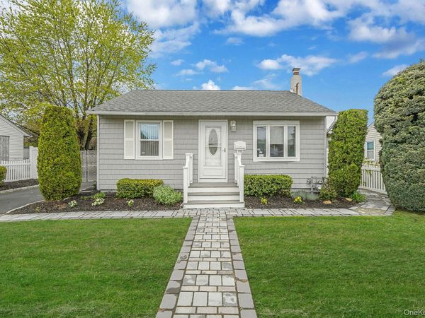 15 Glenda Drive, West Babylon, NY 11704