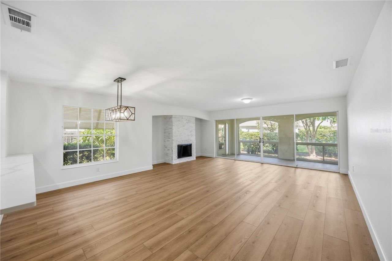 5526 Chanteclaire, Unit 31, Sarasota, FL 34235 Photo