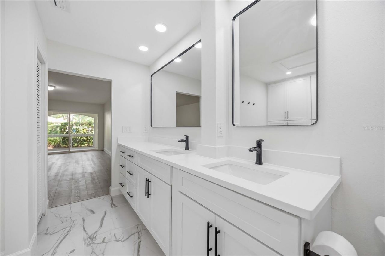 5526 Chanteclaire, Unit 31, Sarasota, FL 34235 Photo
