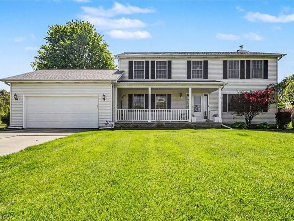 9454 Deer Hollow Drive, Mentor, OH 44060