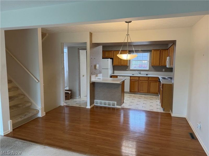 612 Trevitt Circle W, Unit 57, Euclid, OH 44143 Photo 6