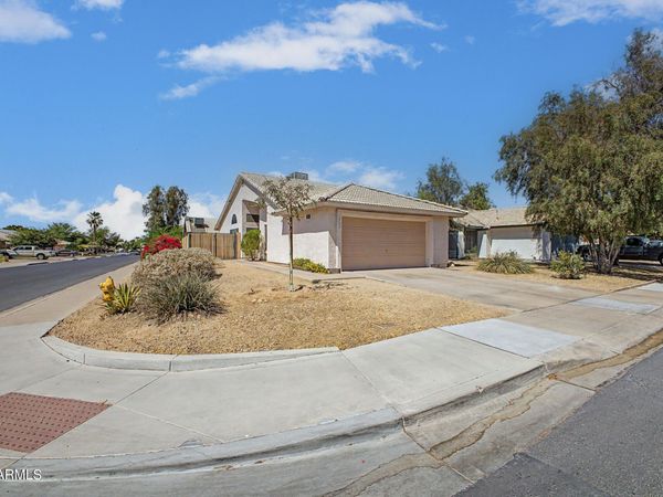 1702 E FREMONT Road, Phoenix, AZ 85042
