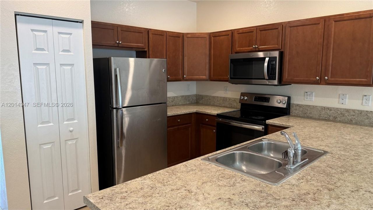 9213 W 33rd Way , Hialeah, FL 33018 Photo