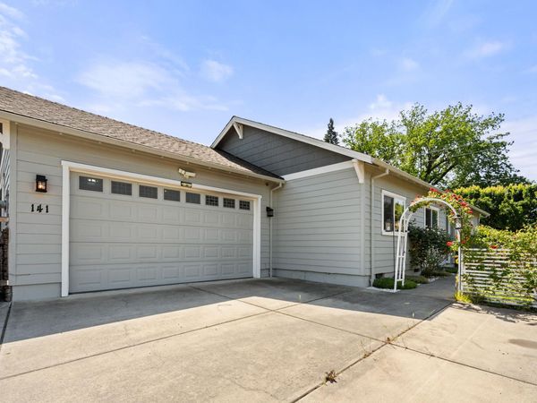 141 Alta Lane, Central Point, OR 97502