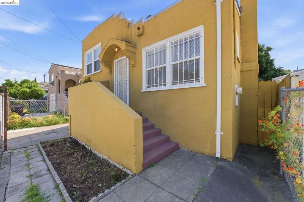 2006 14th Ave, Oakland, CA 94606 Main Photo
