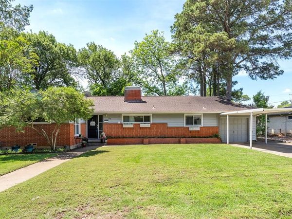126 Varsity Circle, Arlington, TX 76013