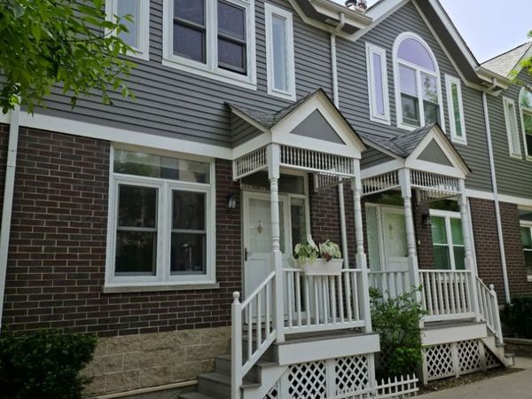 1139 W Roscoe Street, Chicago, IL 60657