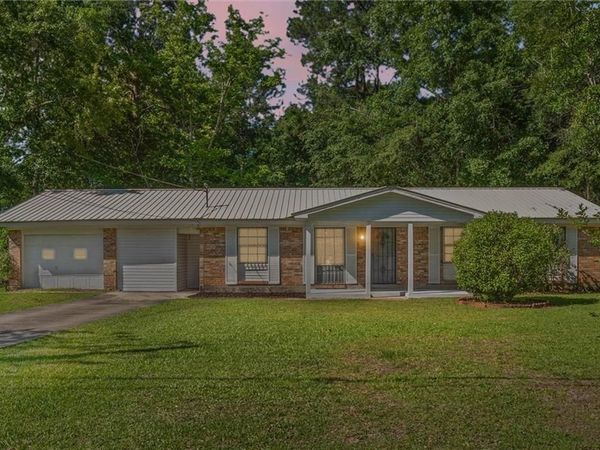 1405 Alvarez Drive, Saraland, AL 36571