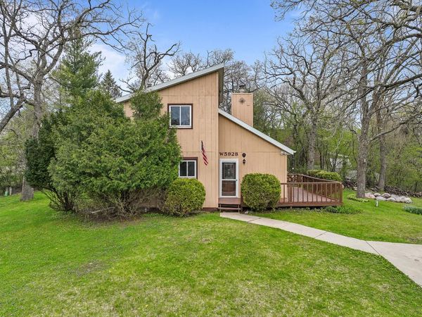 W5928 Mariner Hills COURT, Elkhorn, WI 53121
