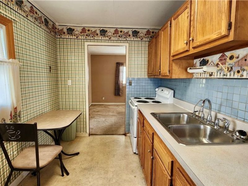 863 North, Painesville, OH 44077 Photo 9
