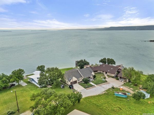 207 EMERALDS DR, Burnet, TX 78611