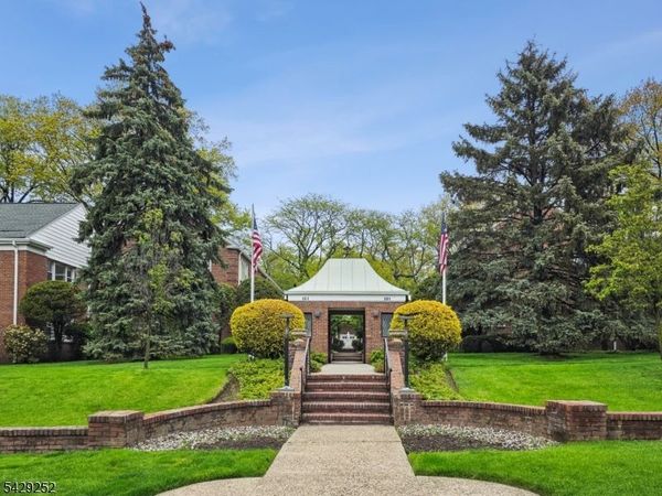 151 E Palisade Ave, Englewood, NJ 07631