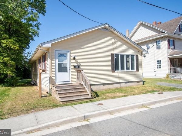203 DELAWARE AVENUE, DELMAR, DE 19940