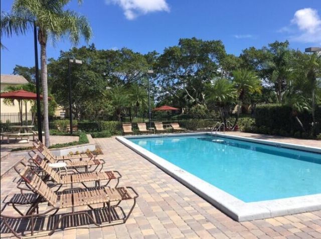 671 Cypress Lake Boulevard, Unit D21, Deerfield Beach, FL 33064 Photo