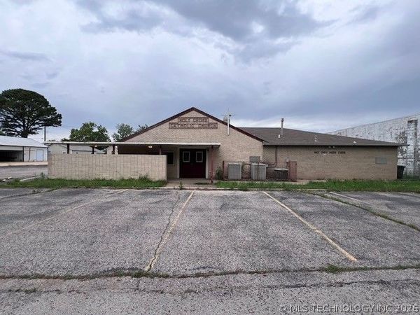 14 W Francis Street , Madill, OK 73446