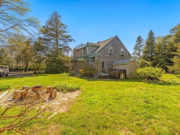 58 Loomis Ln, Barnstable, MA 02632