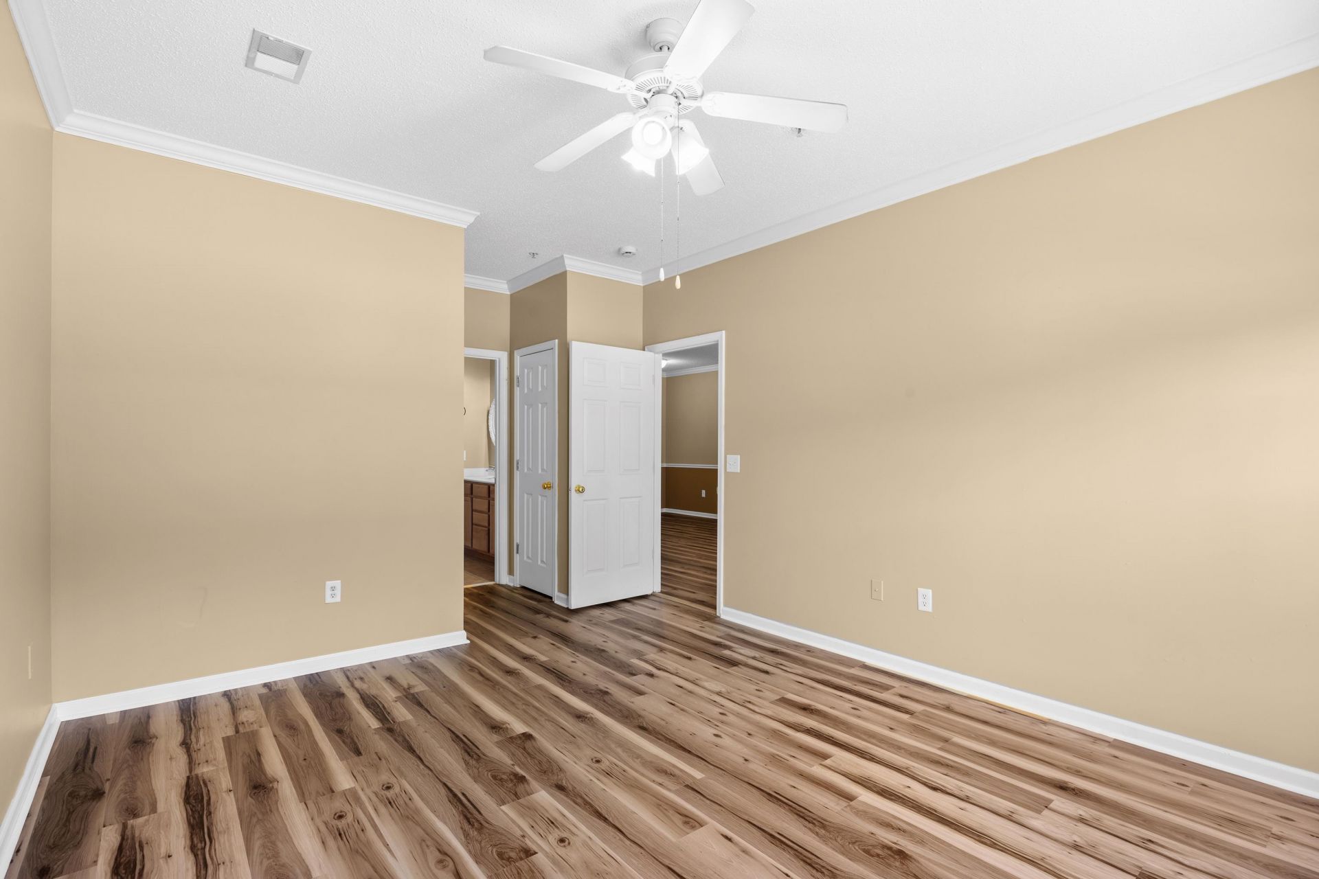 5840 Longwood Dr. Photo 30