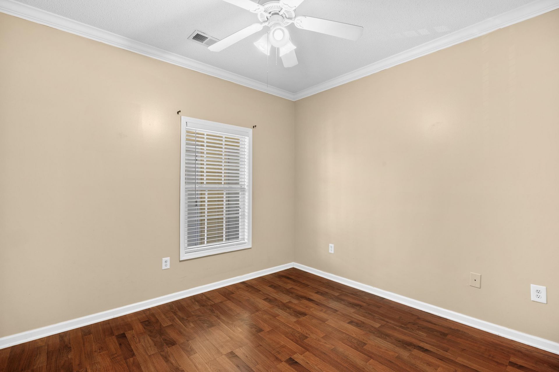 5840 Longwood Dr. Photo 37